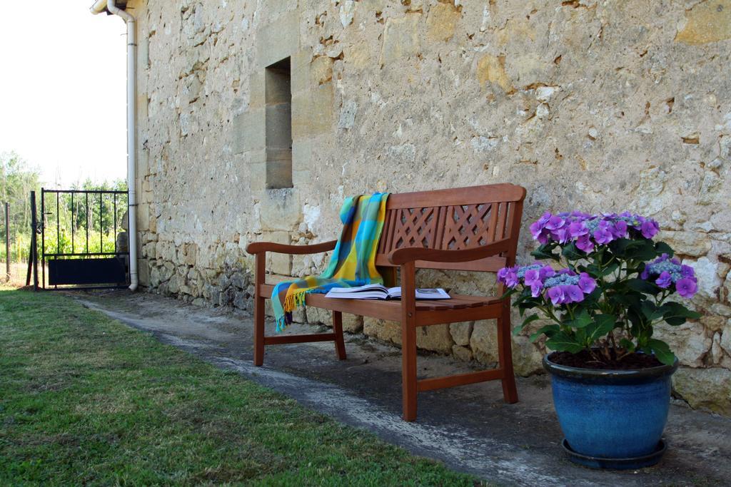 Bed and Breakfast Bleu Raisin Les Salles-de-Castillon Екстер'єр фото